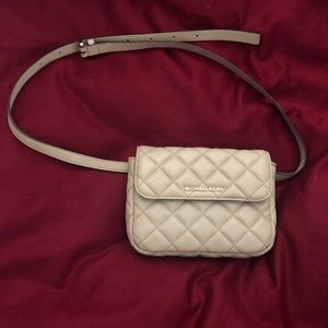Michael Kors Fanny Pack (Beige)
